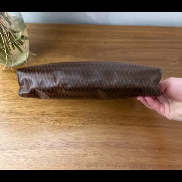 VALENTINO Brown Vintage Logo Bag 💯 AUTHENTIC - Picture 11 of 15